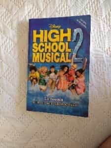 High school musical 2 - Spanish Book Version