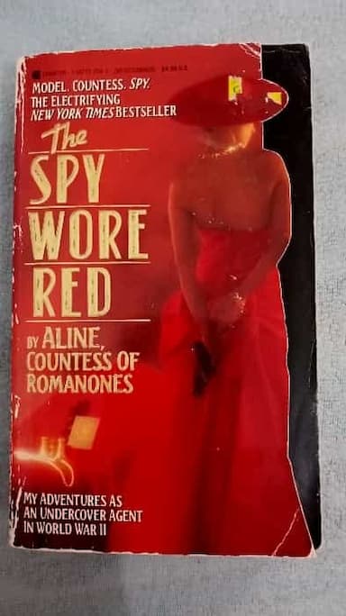 The spy wore red