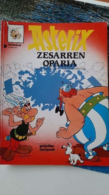 Asterix Zesaren Oparia
