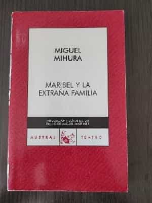 Maribel y la extraña familia