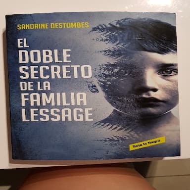 El Doble Secreto de la Familia Lessage / The Lessage Family S Double Secret