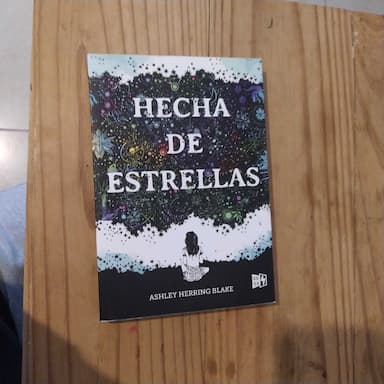 hecha de estrellas