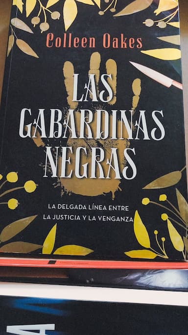 Las Gabardinas Negras