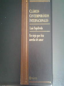 UN VIEJO QUE LEÍA NOVELAS DE AMOR